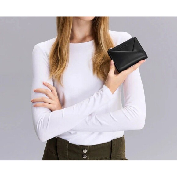 New Charles & Keith Midori Geometric Top Zip Wallet Noir Black Minimalist Preppy - Picture 2 of 15